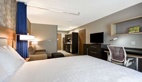 Studio, 1 King Bed, Accessible, Non Smoking (Hearing)