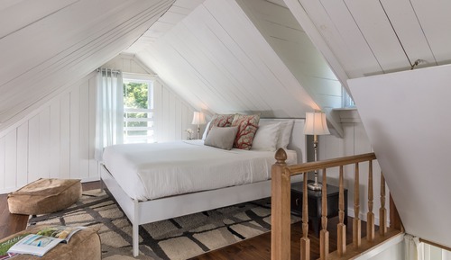 Suite, 1 King Bed, Kitchenette (Living Room)