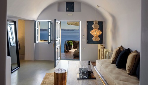 Signature Cave Suite