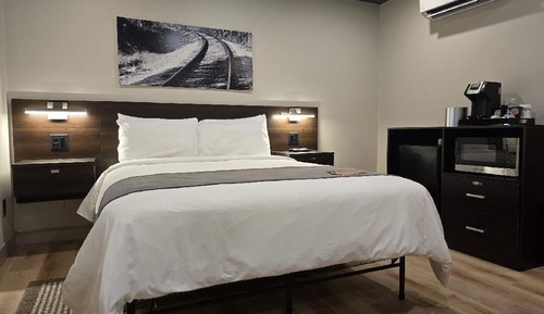 Lodge, 1 Queen Bed