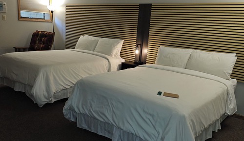 Lodge, 2 Queen Beds
