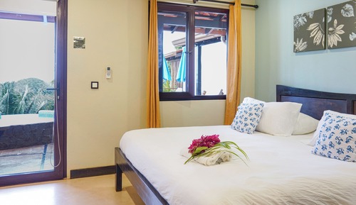 Standard Room, 1 Bedroom, Kitchenette, Pool View