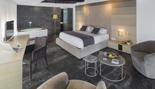 Family Suite, Connecting Rooms, Pool View