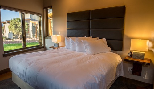 Luxury Cabin, 1 King Bed, Kitchenette, Mountain View