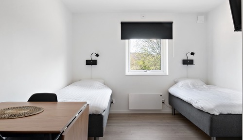 Room, 2 Bedrooms