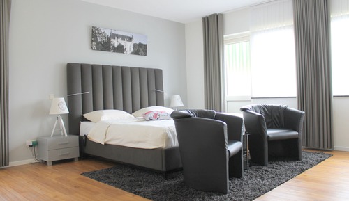 Suite, Balcony