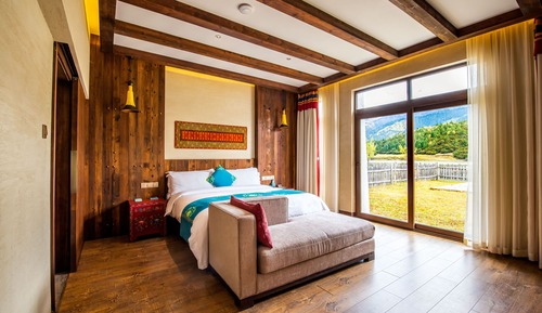 Snow Mountain Lake View Two-bedrooms King Room Villa