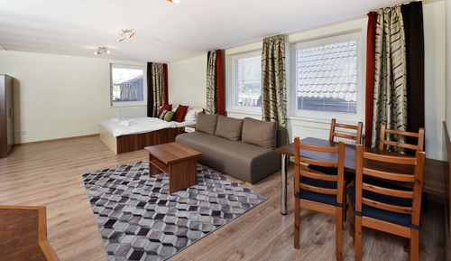 Family Studio, Kitchenette