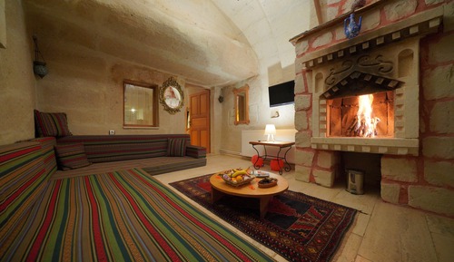 Family Room (King Cave)
