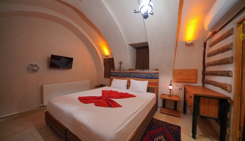 Standard Room (Cave)