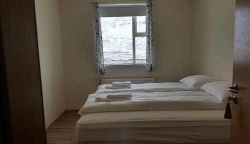 Twin Room, Shared Bathroom