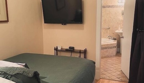 Flamingo Room (First Floor)
