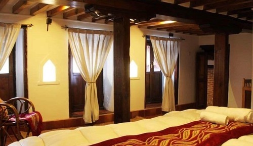 Suite, Courtyard View