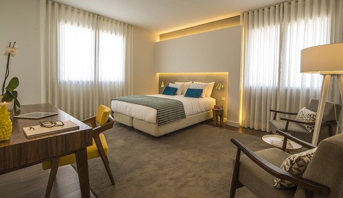 Deluxe Suite