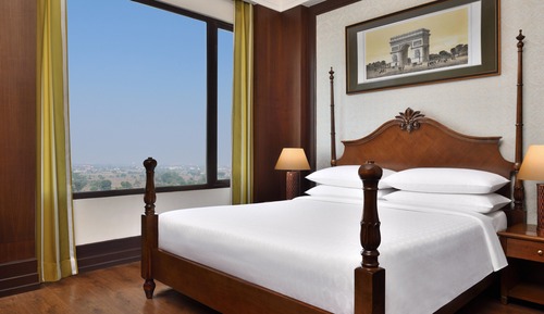 Family Suite, 1 King Bed, Smoking