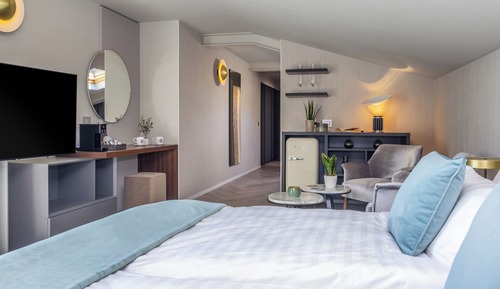 Panoramic Suite, 1 Bedroom, Lake View (SKYLIGHT Suite)