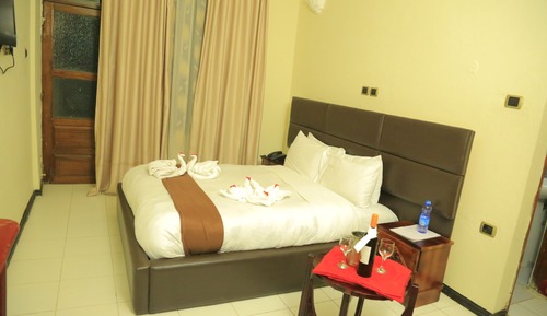 Deluxe Double Room, 1 King Bed, Balcony, Lake View