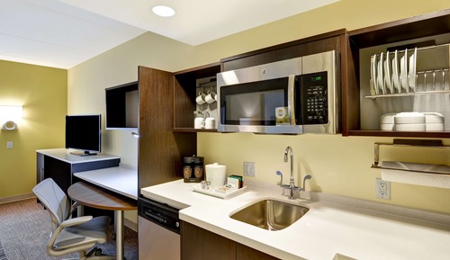 Studio, 2 Queen Beds, Accessible, Bathtub