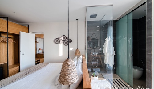 Deluxe Double Room Single Use