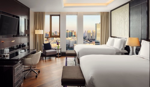Club Room, 2 Queen Beds, Non Smoking, City View
