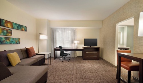 Suite, 1 Bedroom, Non Smoking (Mobility Accessible, Roll-in Shower)