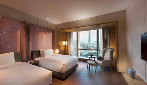 Twin Executive Suite Canton Tower River View