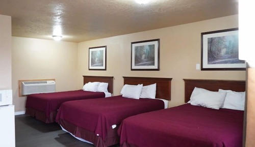 Room, Non Smoking (3 Full Beds)