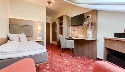 Economy Room