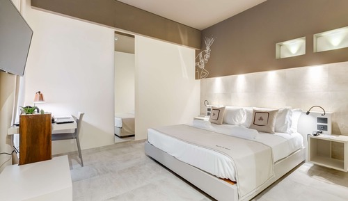Junior Suite, 1 Queen Bed, Balcony (with Single Sofabed)