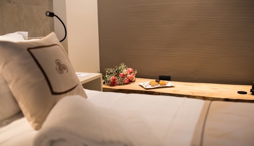 Suite, 1 King Bed, Jetted Tub (Living Room)