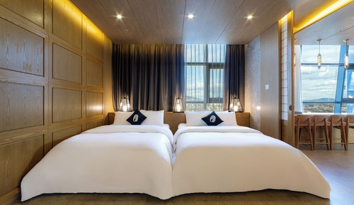 Designers Suite B