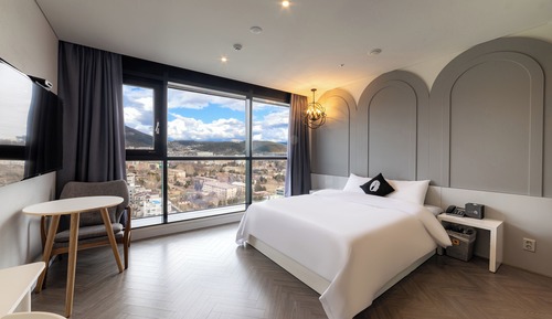 Deluxe Double Tower View
