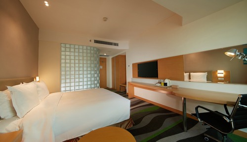 Standard Room, 1 Queen Bed