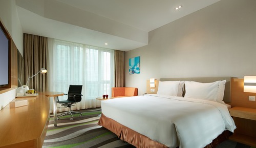Standard Room, 1 King Bed (Extra Floor Space)