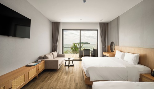 Premier Room, 2 Queen Beds, Beach View