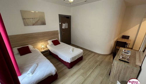 Classic Twin Room, Patio, City View