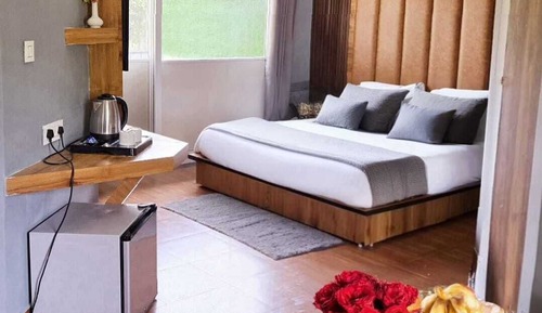 Premium Triple Room, Balcony, Garden View