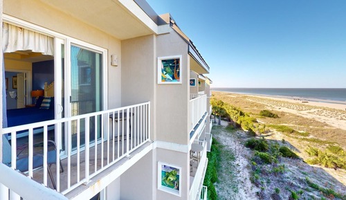 Condo (3 Bedrooms)