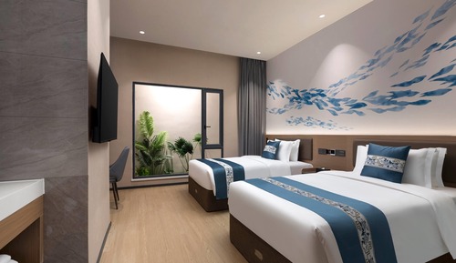 1 King Bed, City View Room, Non-Smoking