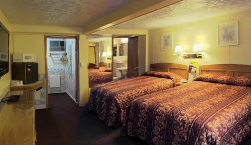 Basic Single Room, 2 Double Beds, Non Smoking