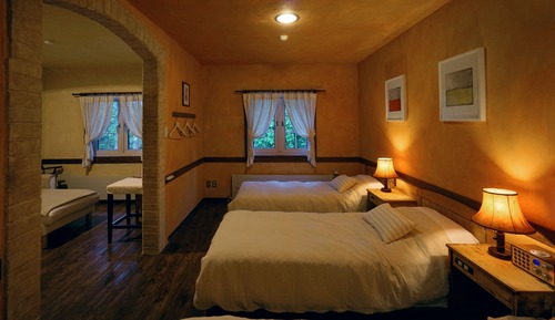 Triple Room - Old Country