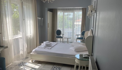 Deluxe Room, Balcony