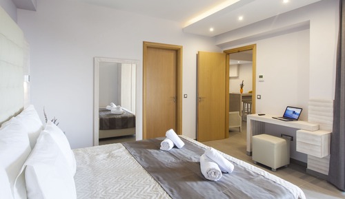 Suite, Garden View