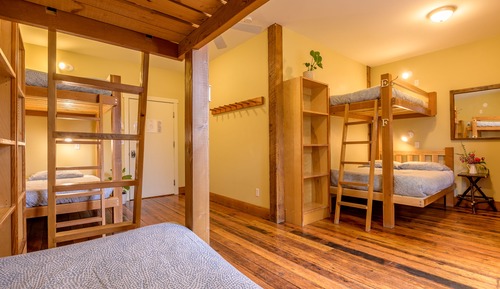 Room, Multiple Beds