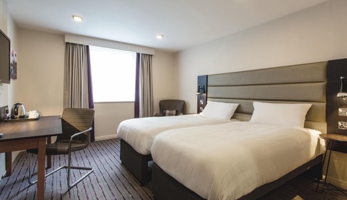 Standard Double Room, Roll-in Shower