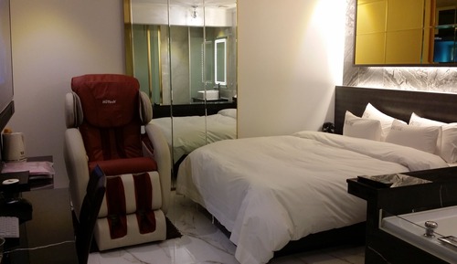 Premium Double Room (Single whirlpool spa & Massage chair)