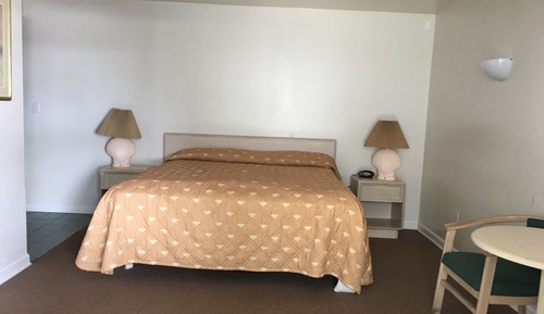 Standard Room, 1 King Bed