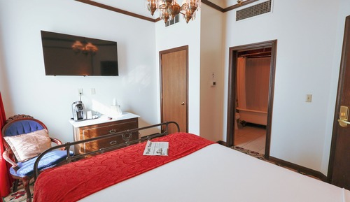 Standard Room, 1 Queen Bed