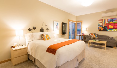 Suite, Courtyard View