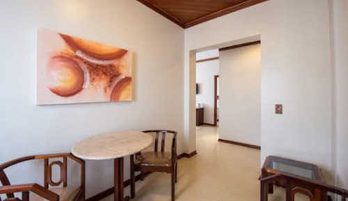 Room (Suite)